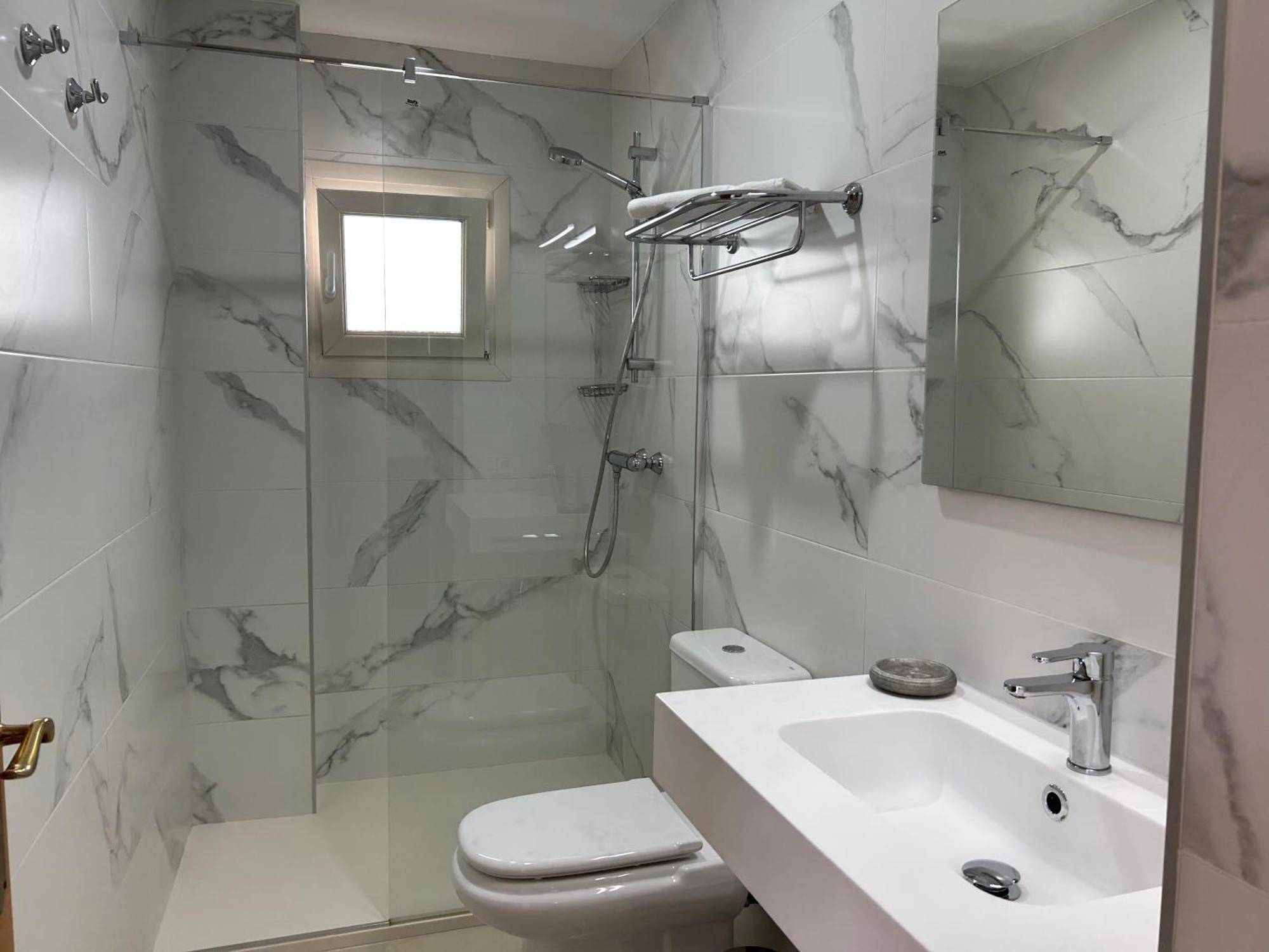 Apartaments Superiors Mtb Only Couples Lloret de Mar Esterno foto