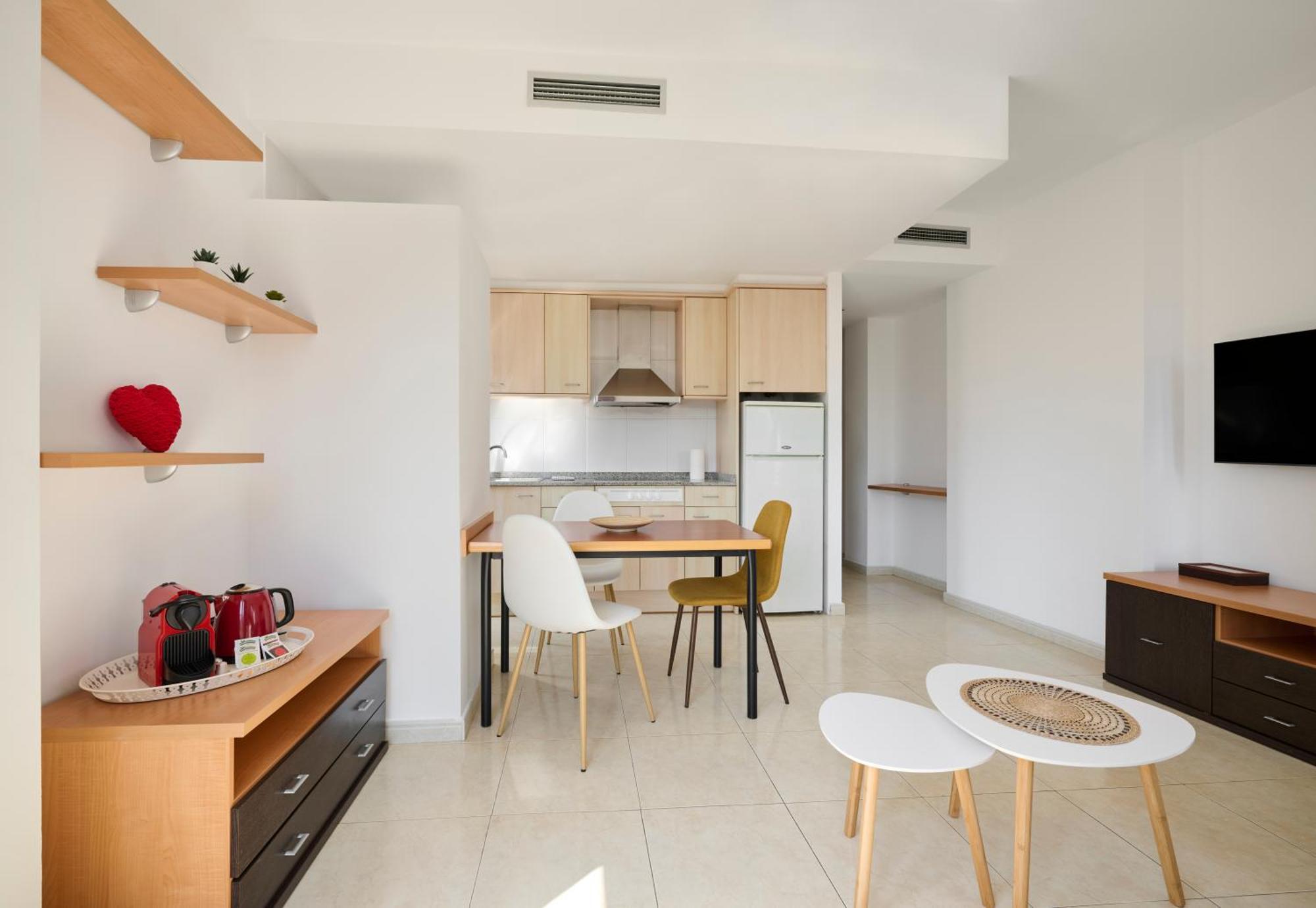 Apartaments Superiors Mtb Only Couples Lloret de Mar Esterno foto